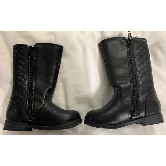 Girls Michael Kors boots - Picture 2 of 2